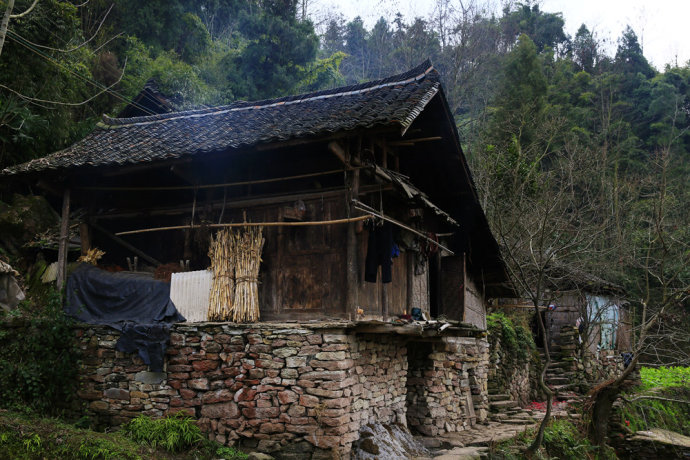 农村国有土地拆迁怎么赔偿_我国农村_农村国有土地可以买卖吗